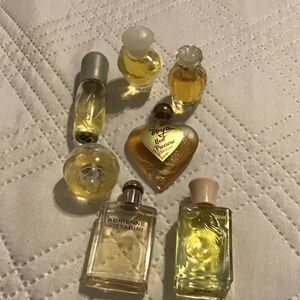 Vintage mineaturi Adrienne Vittadini Women's Fragrance Set - Gold and Silver